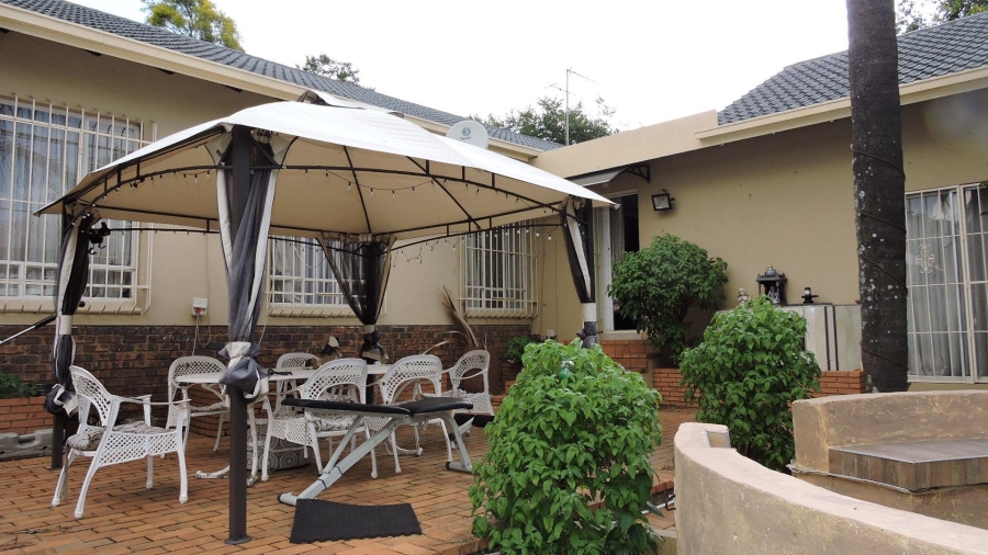 4 Bedroom Property for Sale in Faerie Glen Gauteng