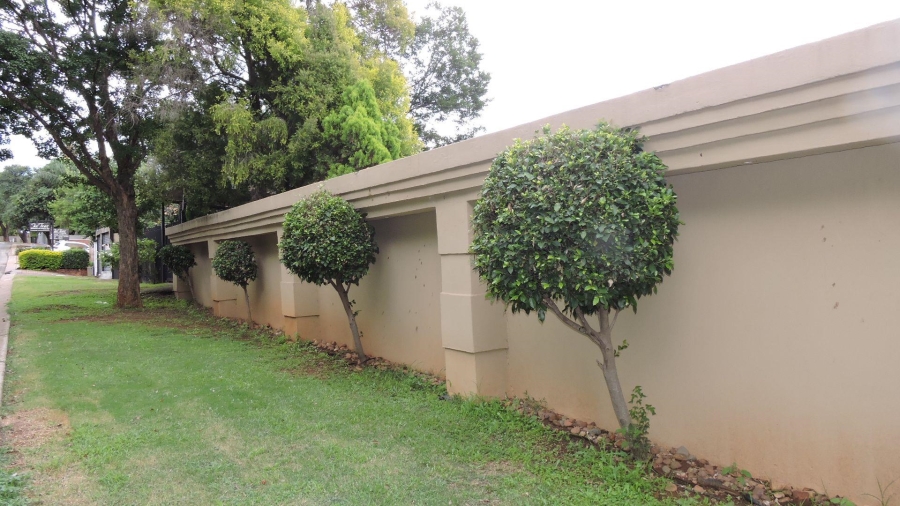 4 Bedroom Property for Sale in Faerie Glen Gauteng