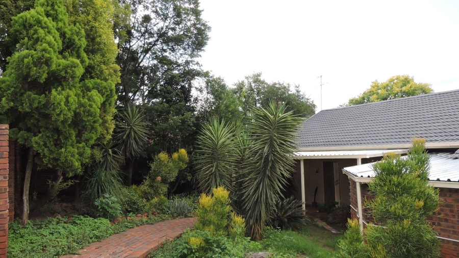 4 Bedroom Property for Sale in Faerie Glen Gauteng