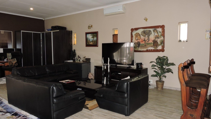 4 Bedroom Property for Sale in Faerie Glen Gauteng