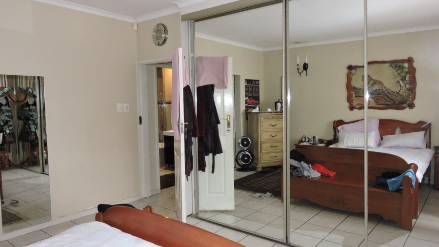 4 Bedroom Property for Sale in Faerie Glen Gauteng