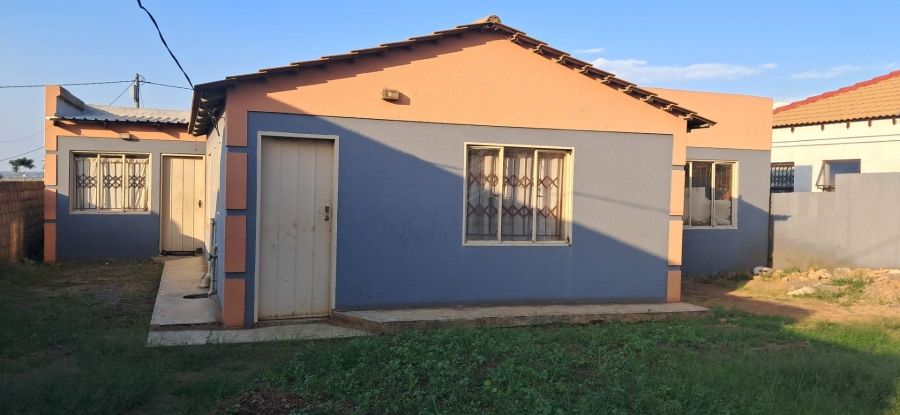 7 Bedroom Property for Sale in Soshanguve Gauteng