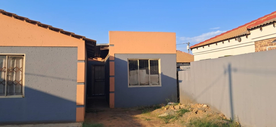 7 Bedroom Property for Sale in Soshanguve Gauteng