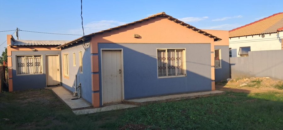 7 Bedroom Property for Sale in Soshanguve Gauteng