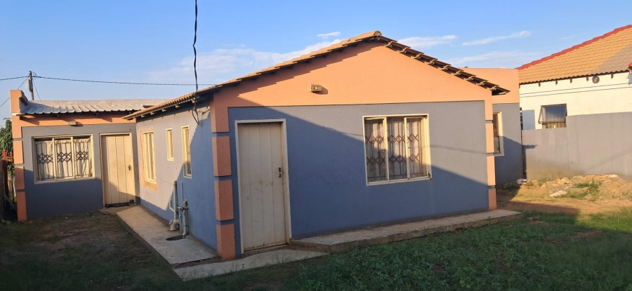 7 Bedroom Property for Sale in Soshanguve Gauteng