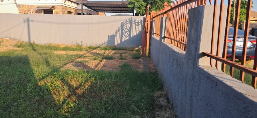 7 Bedroom Property for Sale in Soshanguve Gauteng