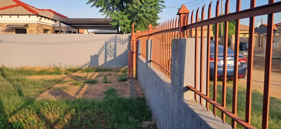 7 Bedroom Property for Sale in Soshanguve Gauteng