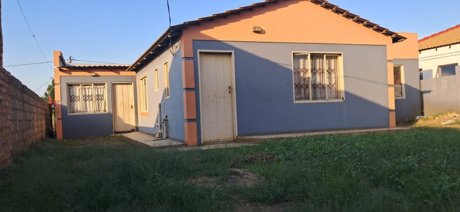 7 Bedroom Property for Sale in Soshanguve Gauteng