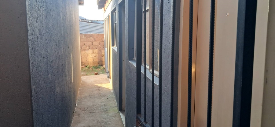 7 Bedroom Property for Sale in Soshanguve Gauteng