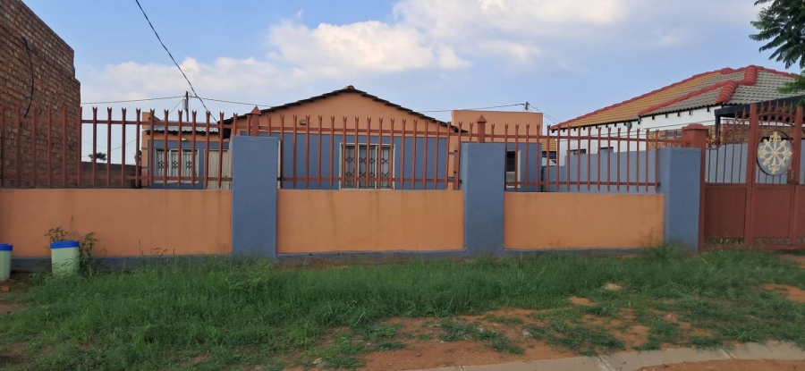 7 Bedroom Property for Sale in Soshanguve Gauteng