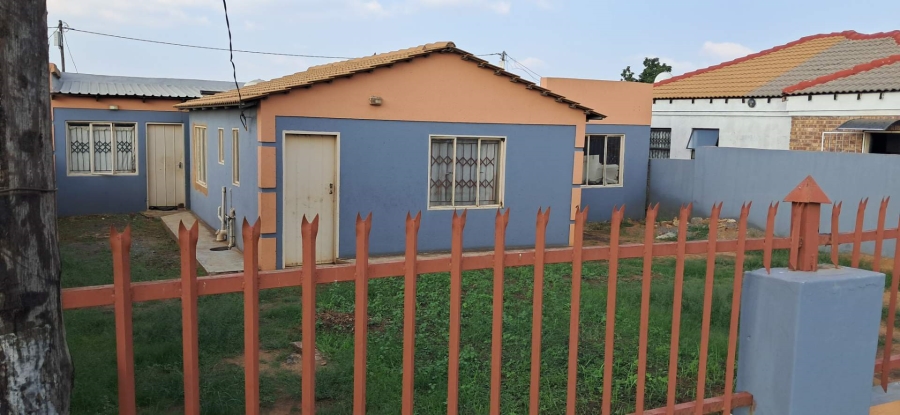 7 Bedroom Property for Sale in Soshanguve Gauteng