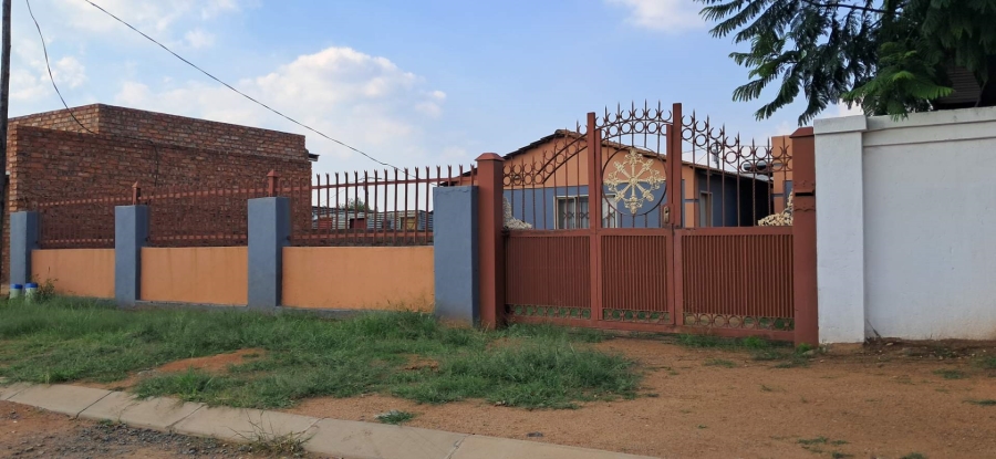 7 Bedroom Property for Sale in Soshanguve Gauteng