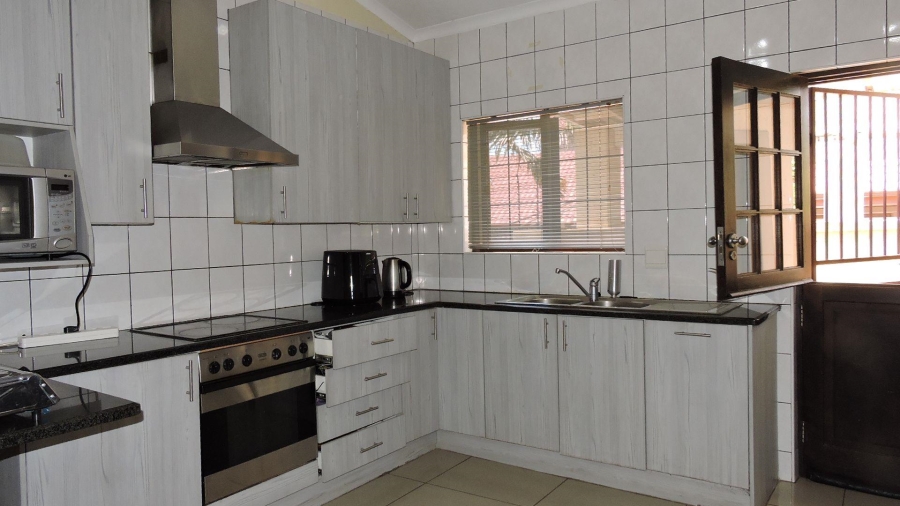 5 Bedroom Property for Sale in Moreleta Park Gauteng