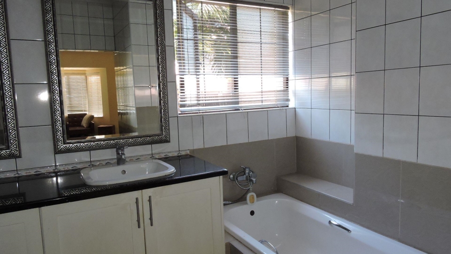 5 Bedroom Property for Sale in Moreleta Park Gauteng