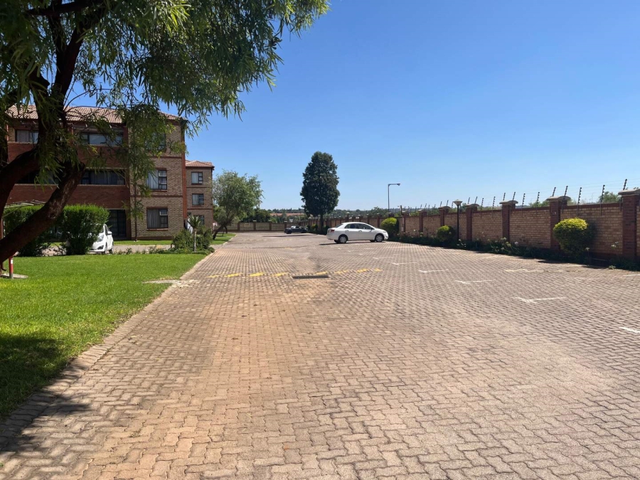 To Let 2 Bedroom Property for Rent in Randpark Ridge Gauteng