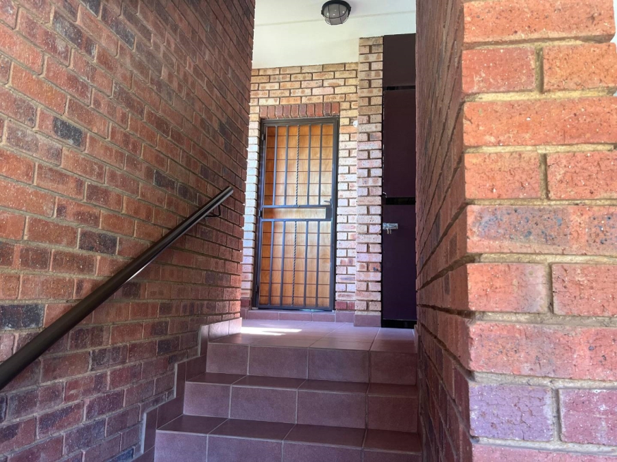 To Let 2 Bedroom Property for Rent in Randpark Ridge Gauteng