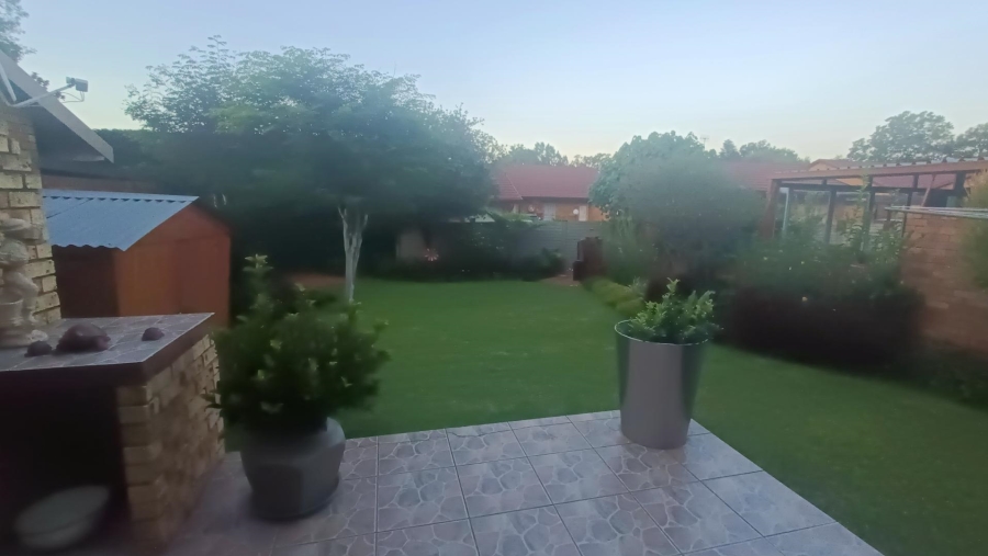 3 Bedroom Property for Sale in Bronberrick Gauteng