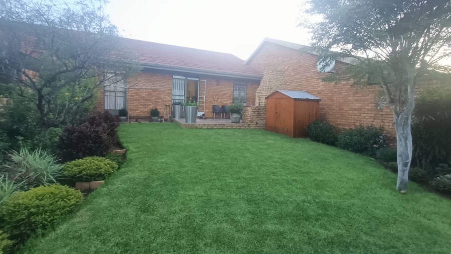 3 Bedroom Property for Sale in Bronberrick Gauteng