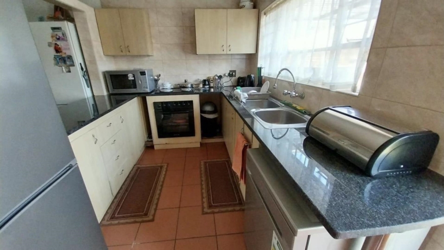 3 Bedroom Property for Sale in Brackendowns Gauteng