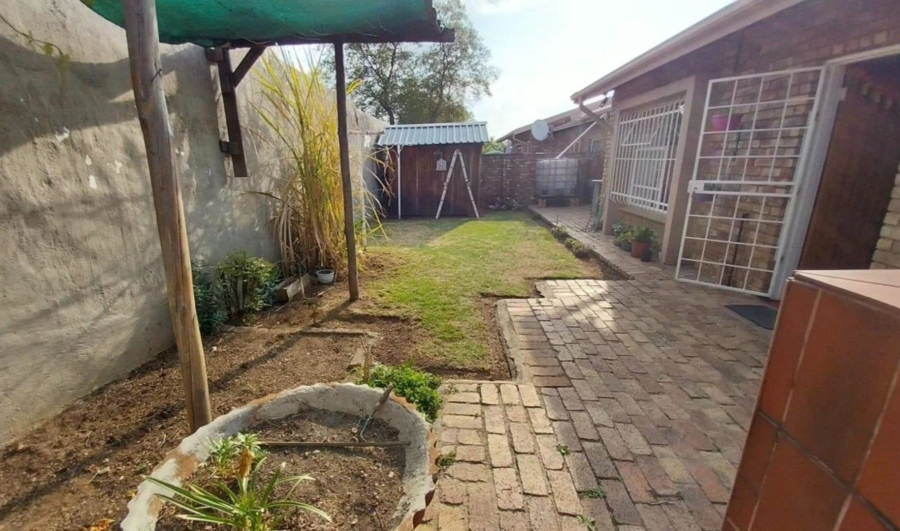 3 Bedroom Property for Sale in Brackendowns Gauteng