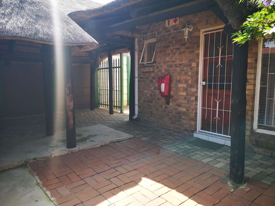 2 Bedroom Property for Sale in Lindbergh Park Gauteng