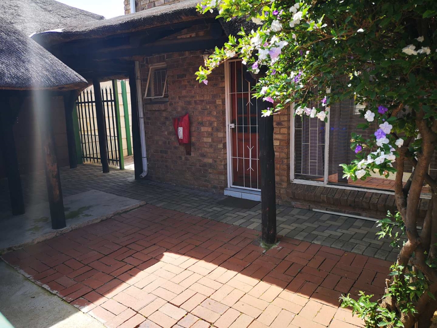 2 Bedroom Property for Sale in Lindbergh Park Gauteng