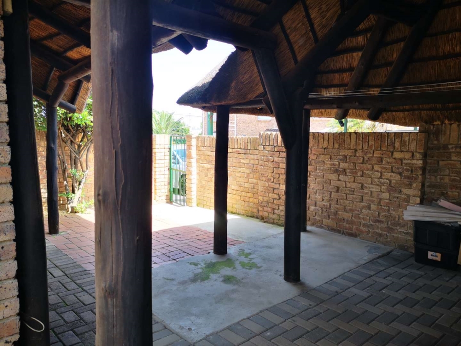 2 Bedroom Property for Sale in Lindbergh Park Gauteng