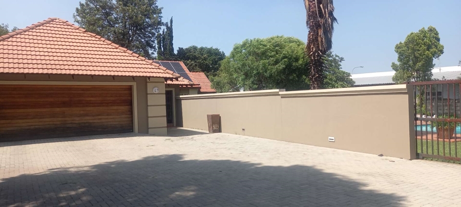 4 Bedroom Property for Sale in Brackenhurst Gauteng