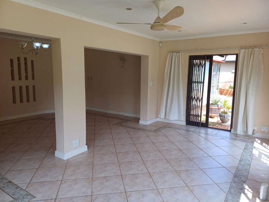 3 Bedroom Property for Sale in Brackenhurst Gauteng