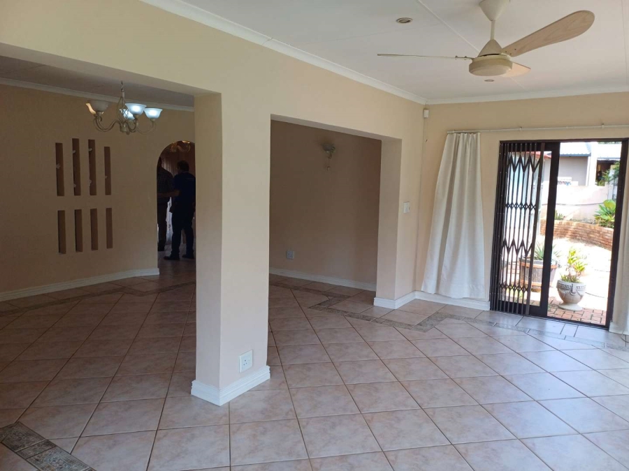 3 Bedroom Property for Sale in Brackenhurst Gauteng