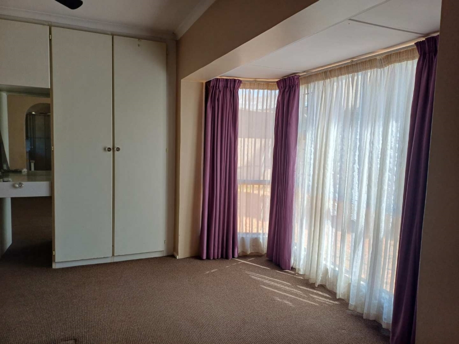 3 Bedroom Property for Sale in Brackenhurst Gauteng