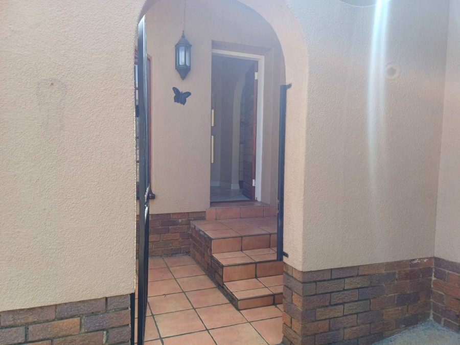 3 Bedroom Property for Sale in Brackenhurst Gauteng