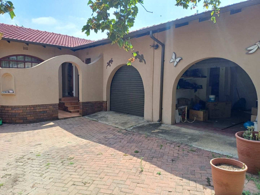 3 Bedroom Property for Sale in Brackenhurst Gauteng