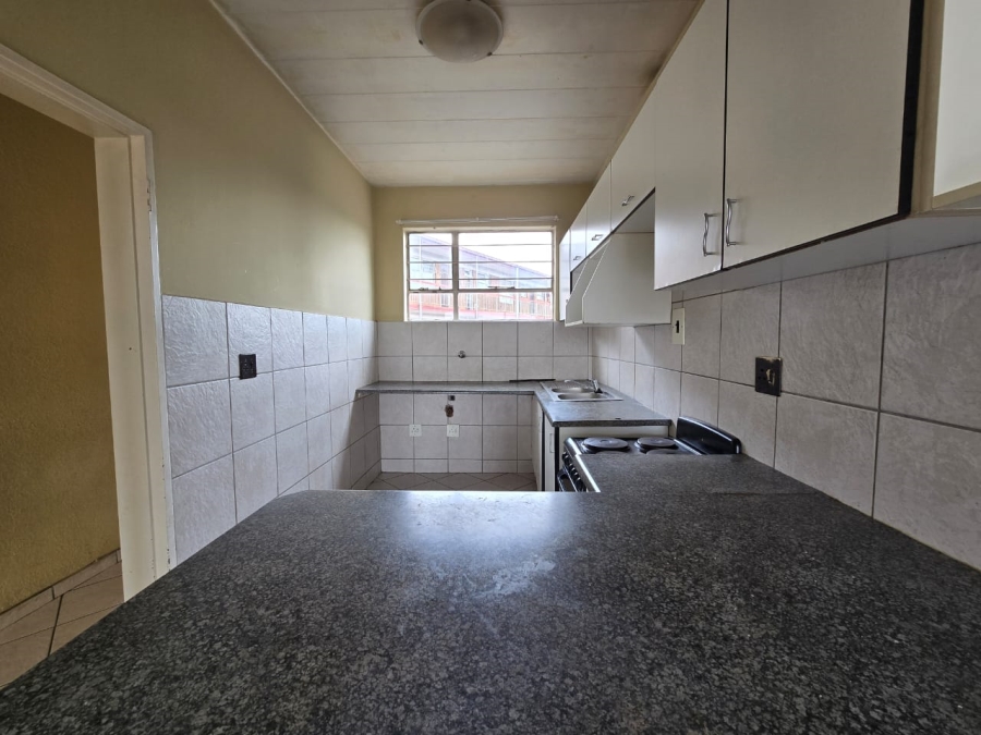 2 Bedroom Property for Sale in New Redruth Gauteng