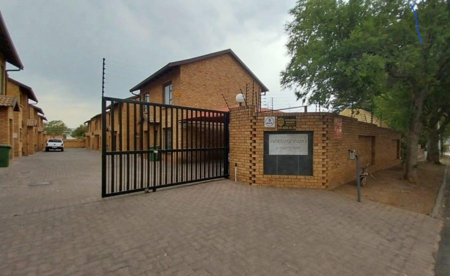 3 Bedroom Property for Sale in New Redruth Gauteng