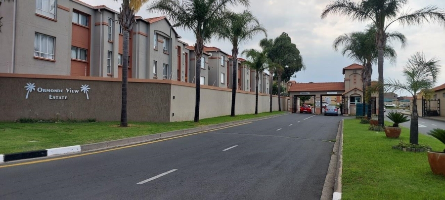 1 Bedroom Property for Sale in Aeroton Gauteng