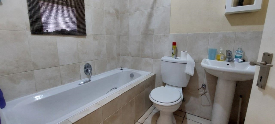 1 Bedroom Property for Sale in Aeroton Gauteng