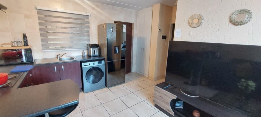 1 Bedroom Property for Sale in Aeroton Gauteng