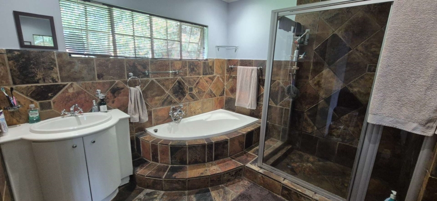 4 Bedroom Property for Sale in Brackenhurst Gauteng