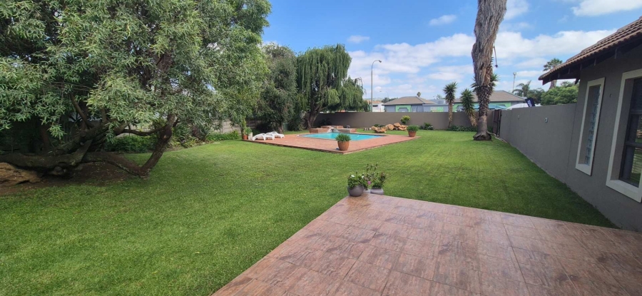 4 Bedroom Property for Sale in Brackenhurst Gauteng