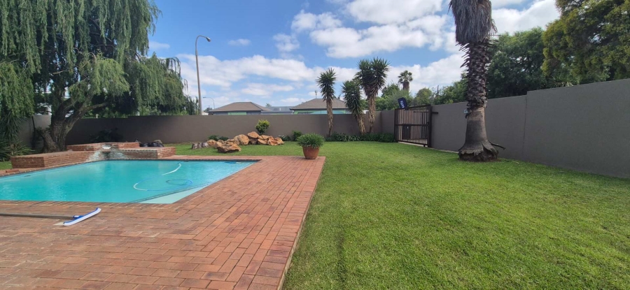 4 Bedroom Property for Sale in Brackenhurst Gauteng