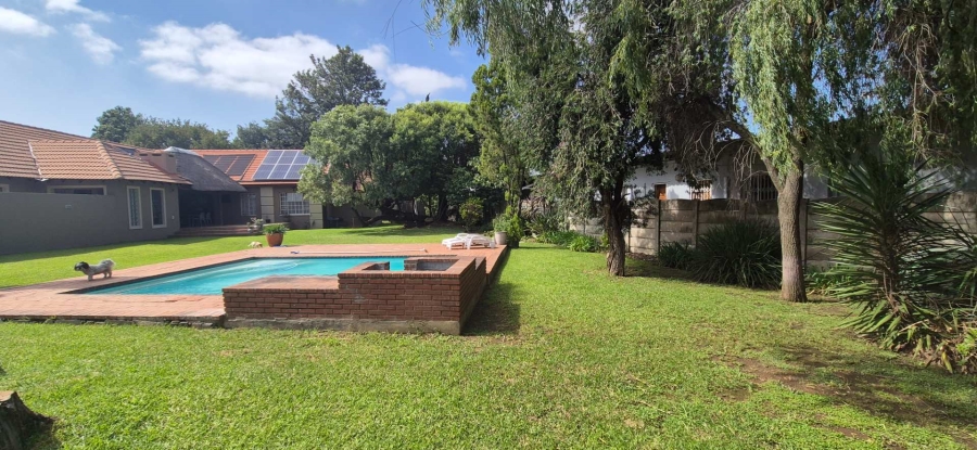 4 Bedroom Property for Sale in Brackenhurst Gauteng