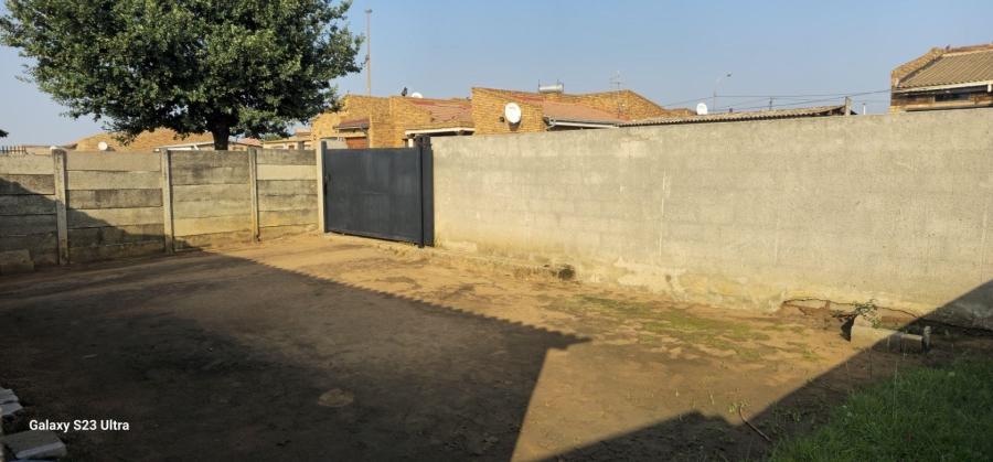 2 Bedroom Property for Sale in Tsakane Gauteng