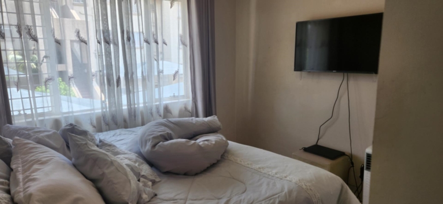 2 Bedroom Property for Sale in Linmeyer Gauteng