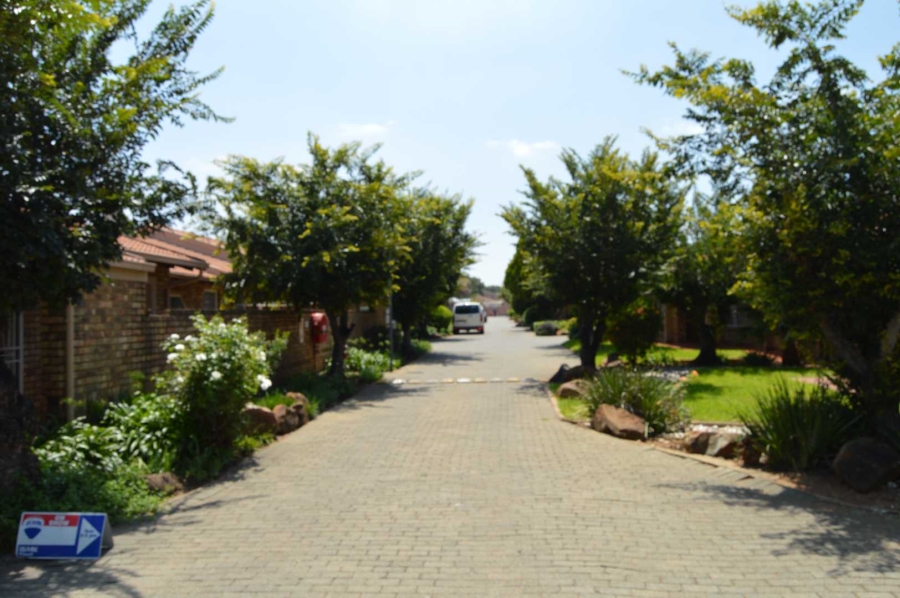 3 Bedroom Property for Sale in Brackendowns Gauteng