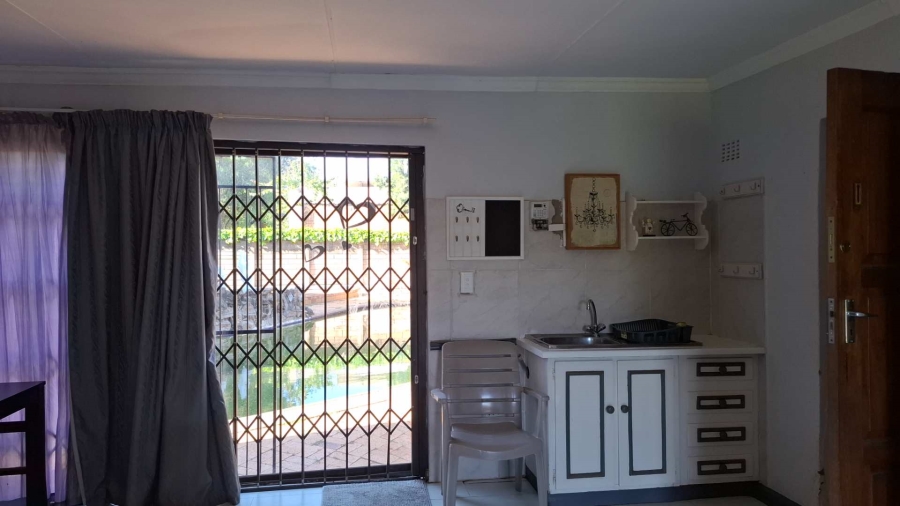 To Let 1 Bedroom Property for Rent in Brackenhurst Gauteng