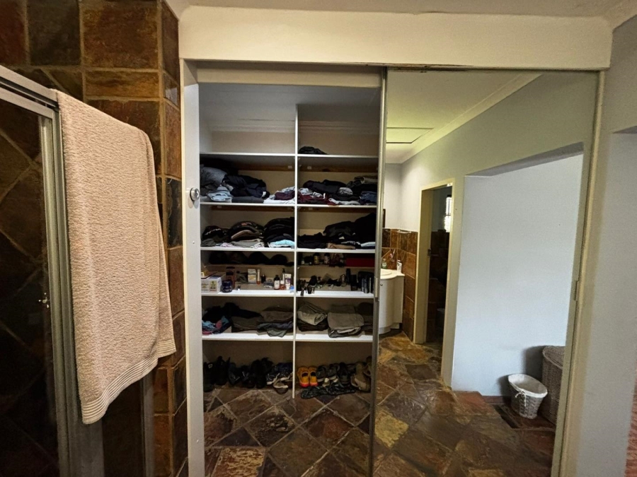 4 Bedroom Property for Sale in Brackenhurst Gauteng