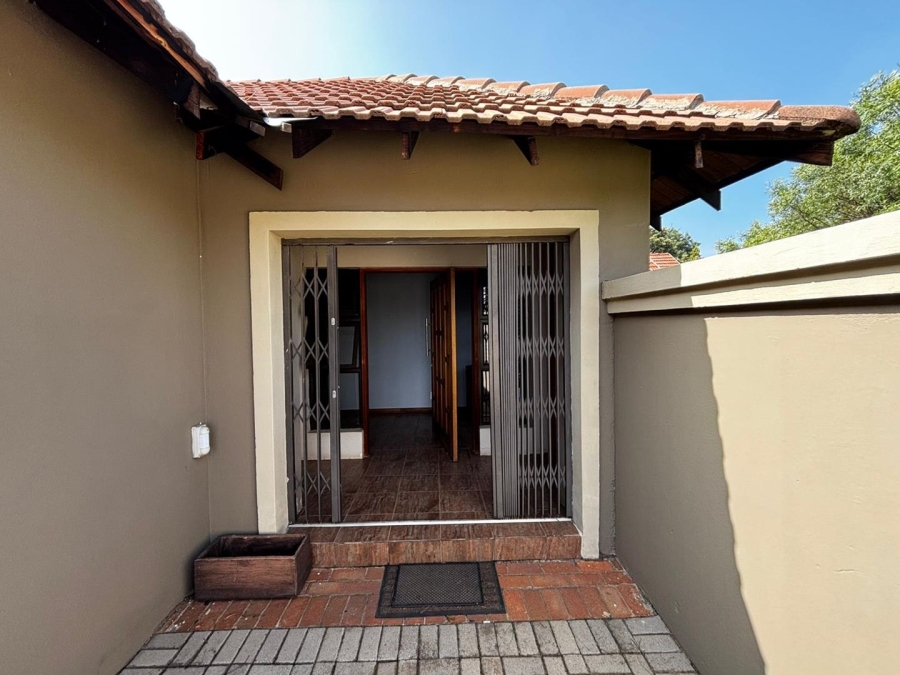 4 Bedroom Property for Sale in Brackenhurst Gauteng