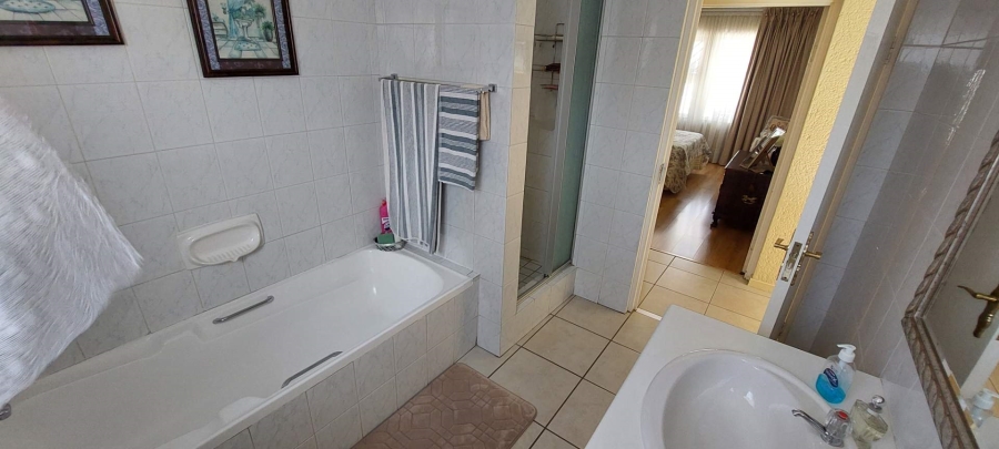 3 Bedroom Property for Sale in Meyersdal Gauteng