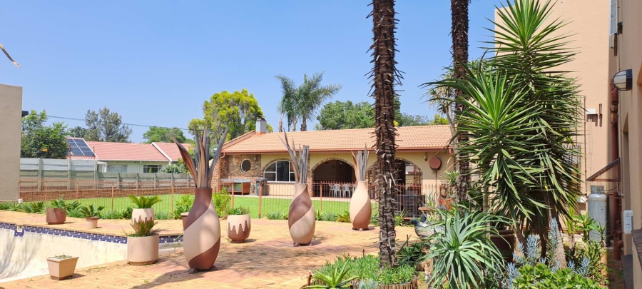 5 Bedroom Property for Sale in Brackenhurst Gauteng